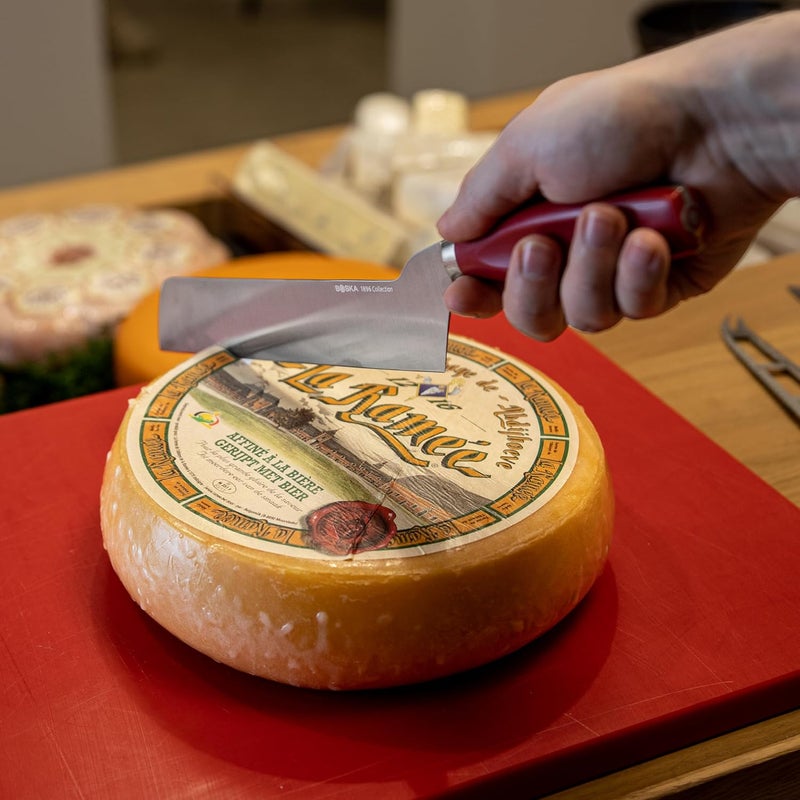 BOSKA سكين جبن شبه صلبة - حمراء - قاطع جبن متميز - للاستخدام المهني - HACCP - سلامة الغذاء - سكاكين الجبن - مجموعة 1896 - Image 1